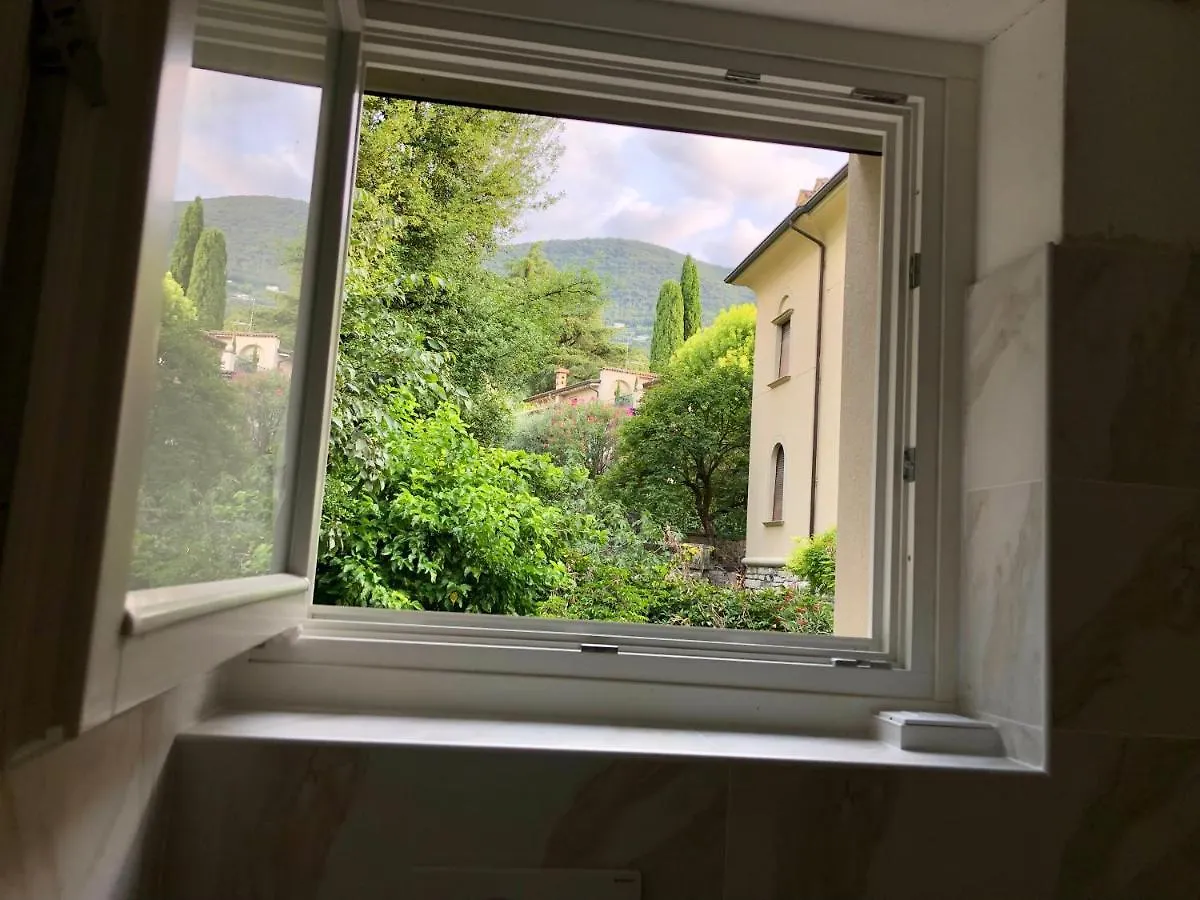 Apartment Residence Villa Alba Gardone Riviera Italy